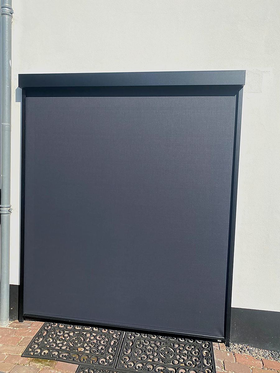ROMA zipSCREEN antraciet volledig gesloten