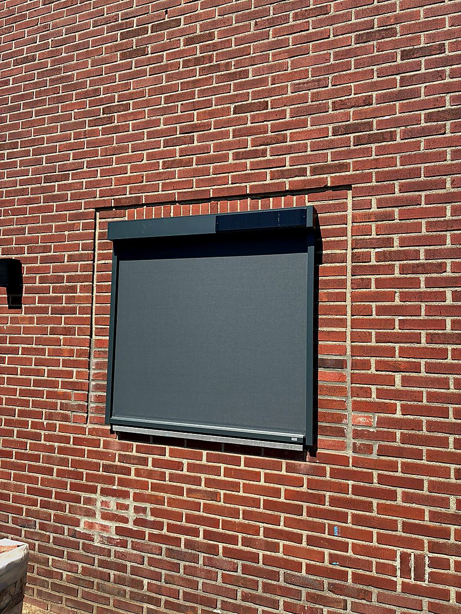 ROMA zipSCREEN frontaal volledig gesloten